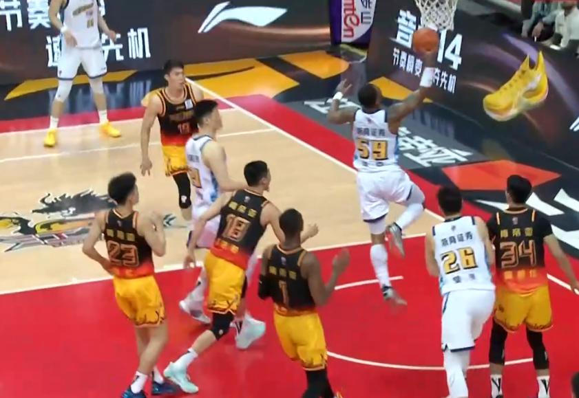外援对轰，胡金秋16+11，浙江广厦男篮加时战胜江苏取得四连胜！北京时间2026