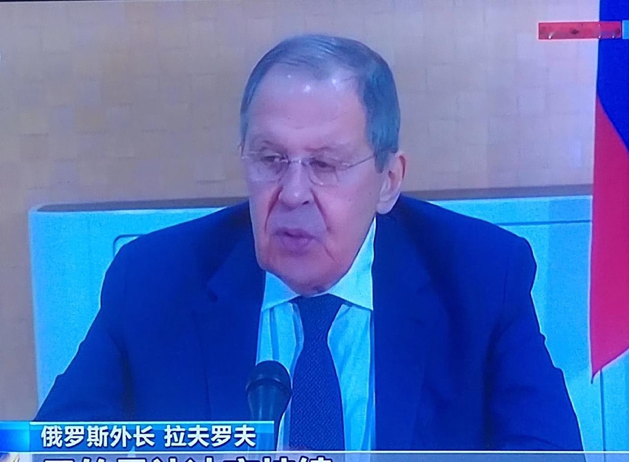 快讯！俄罗斯外交部长拉夫罗夫9月18日表示，在俄美关系上，俄罗斯希望俄美继续对话