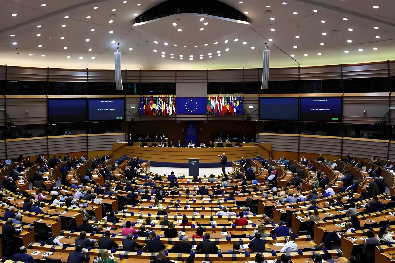 别轻易被欧洲的“正义”感动了。
欧洲这么上心中东局势，本质上不是同情伊斯兰世界，