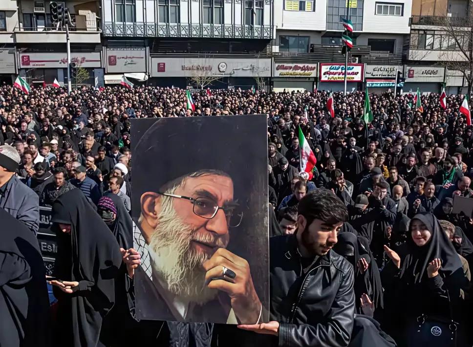 伊朗的复仇计划再升级！
伊朗宗教界发布全球追杀令，特朗普和内塔尼亚胡插翅难逃！这