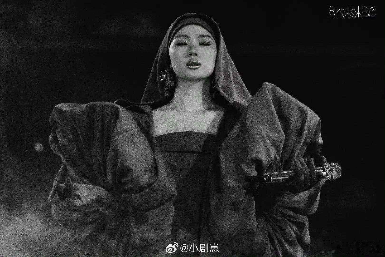 单依纯说绝对不可以放弃自己单依纯西安演唱会这番话太治愈了，不可以放弃自己，说到我