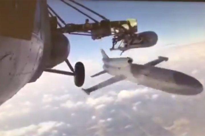 从 Mi-8 直升机上使用俄罗斯高速无人机“Dan-M”的视频

军事线人电报频