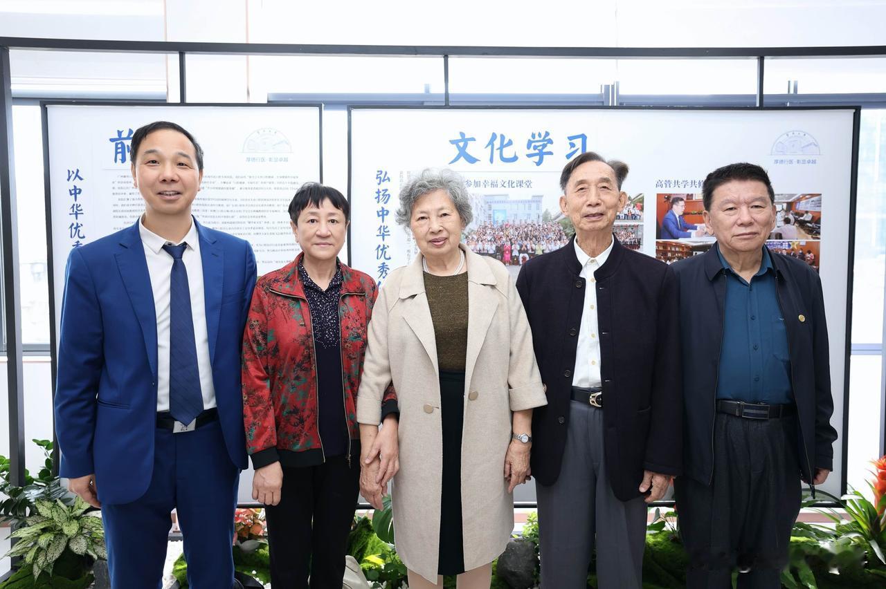 2025.10.25
今天真是收获满满的一天！医院组织72街坊八姑种植牙活动时，
