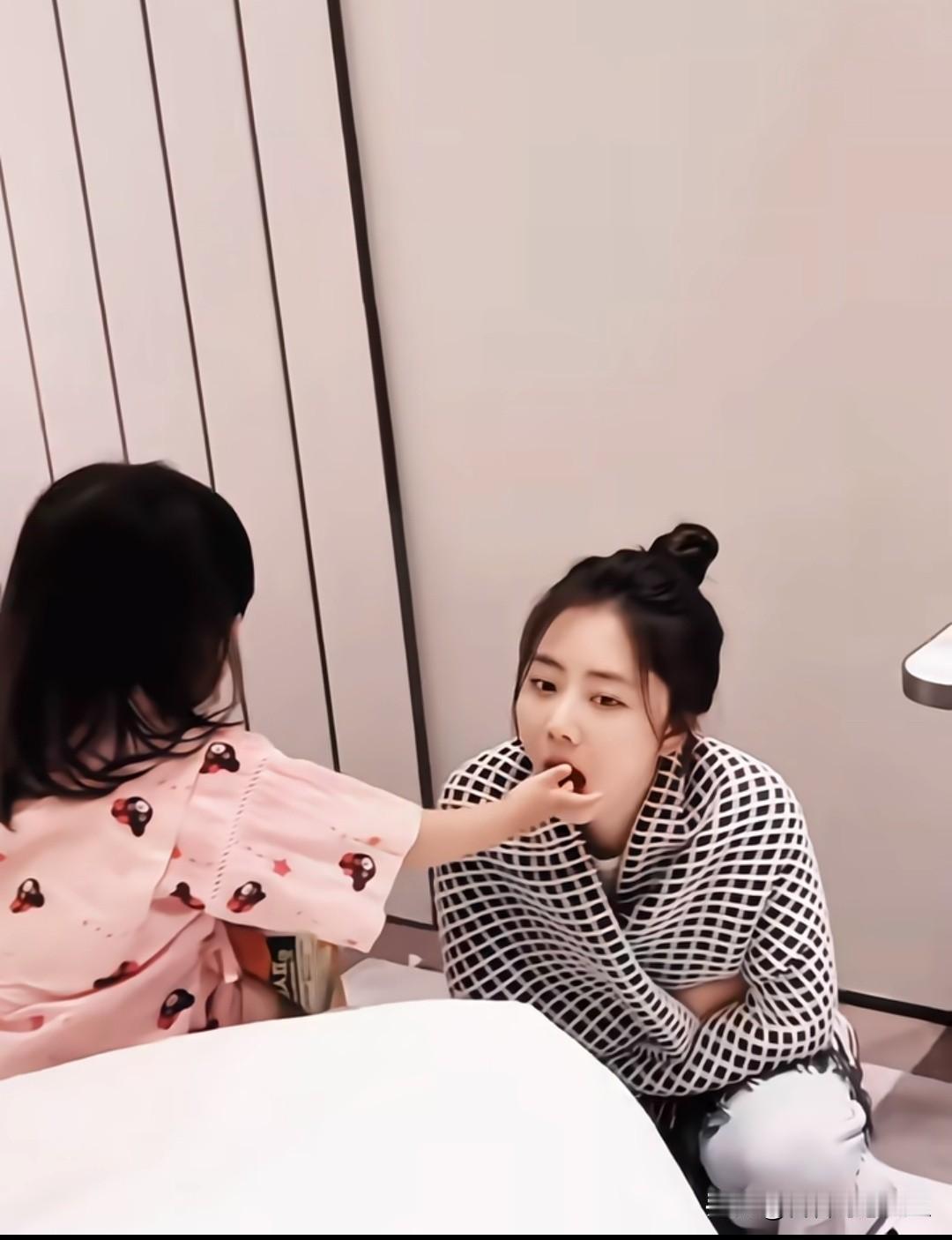 萌娃皮起来妈妈都没辙，谭松韵演得超自然，这演技我给满分！谭松韵 谭松韵演技派 明