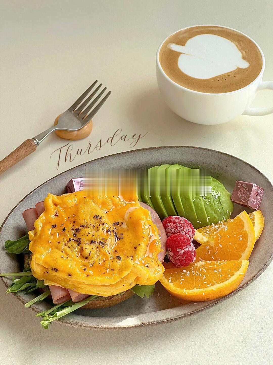 元气早餐｜美式滑蛋开放式贝果三明治早餐盘