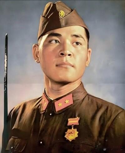 军帽的“水土不服”：船型帽与贝雷帽的短暂军旅

解放军曾短暂佩戴过船型帽和贝雷帽
