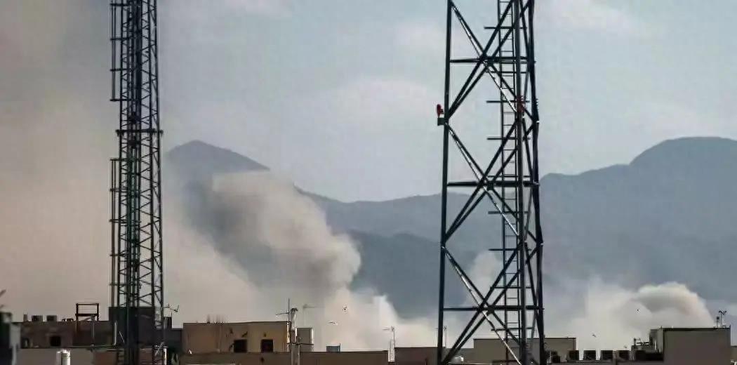 谁能想到，波斯湾刚刚宣布停火不到24小时，几枚重磅炸弹就硬生生把中东的天给炸亮了