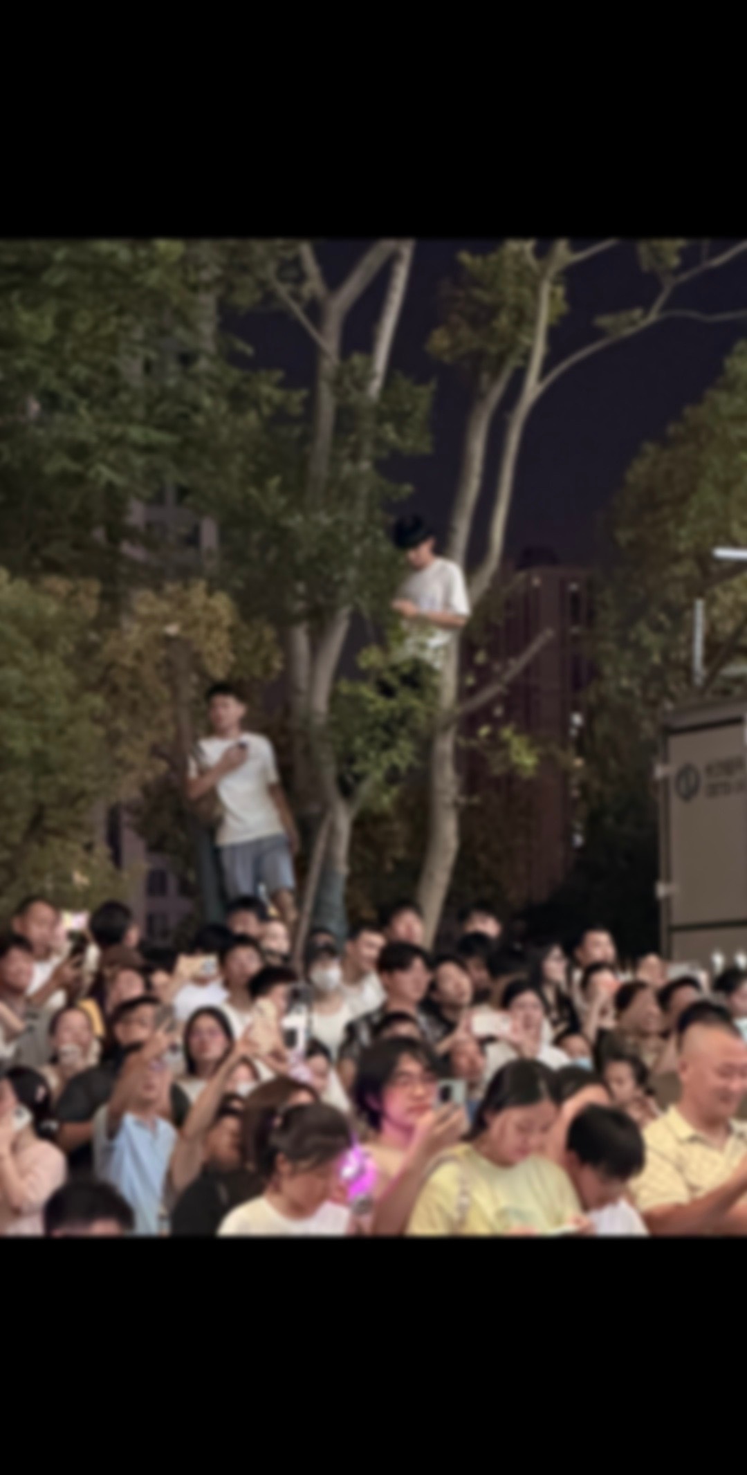 张艺兴  OMG  你吓到我了～