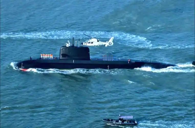 两艘军舰在北阿拉伯海撞上了——巴基斯坦2600吨的轻型护卫舰，径直撞向印度740