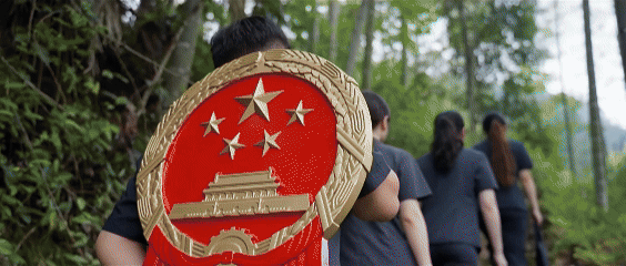 不得不说的事——在工作报告中感受公平正义 。开年就是开局，奋斗必争朝夕！网络名人