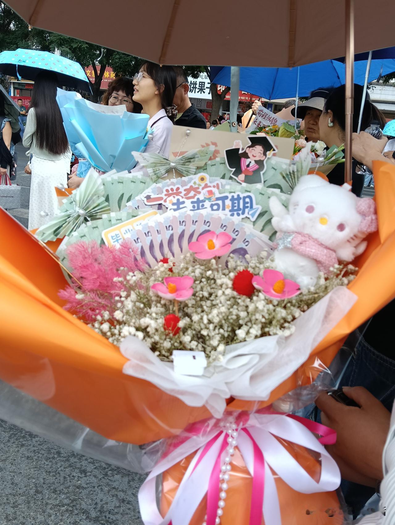 但愿天下所有人无病无灾

在医院食堂里做帮厨的这些日子里，每天都会去住院部给一些