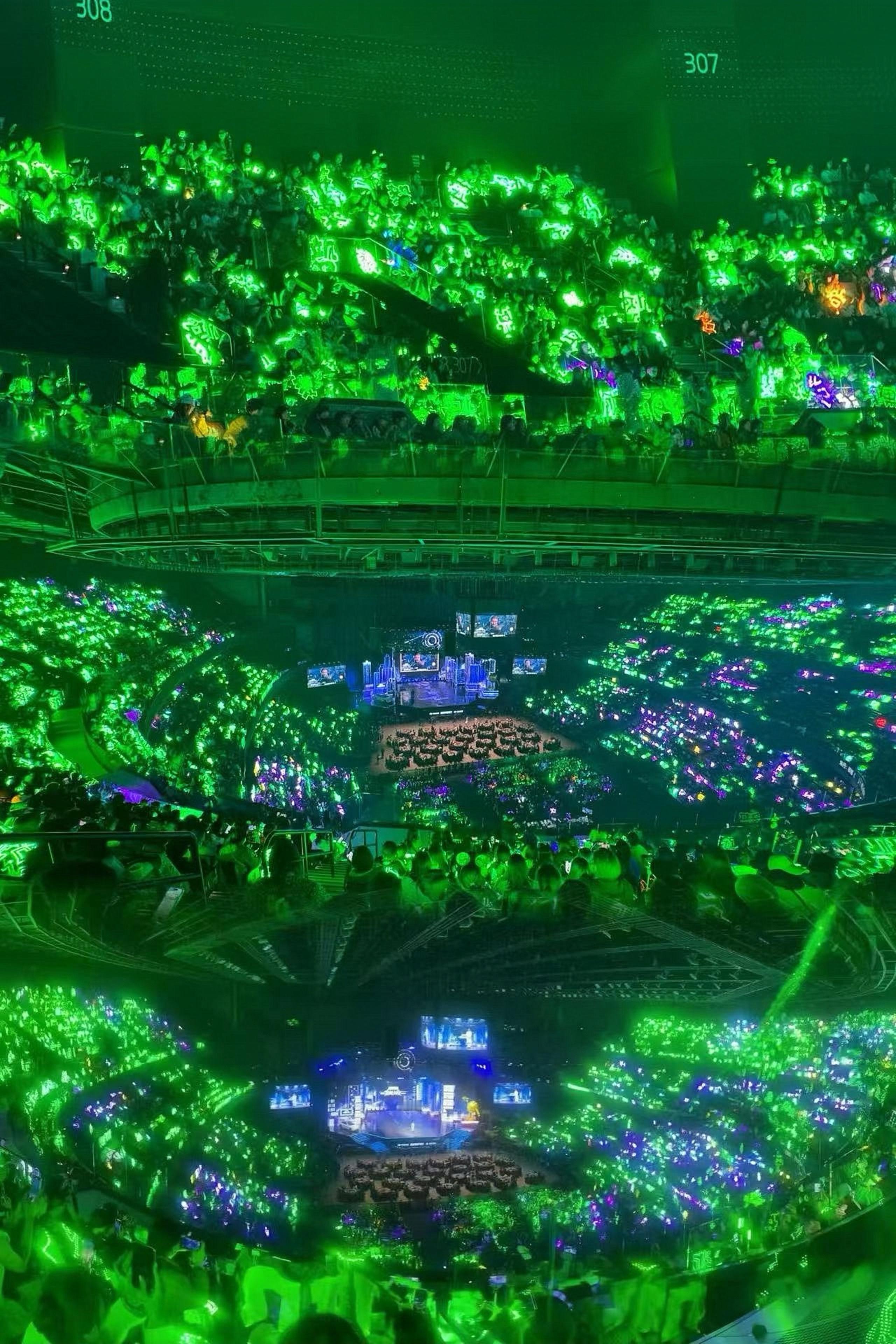 去年和今年的内场灯海～还得是“我儿曹植”尖叫之夜内场