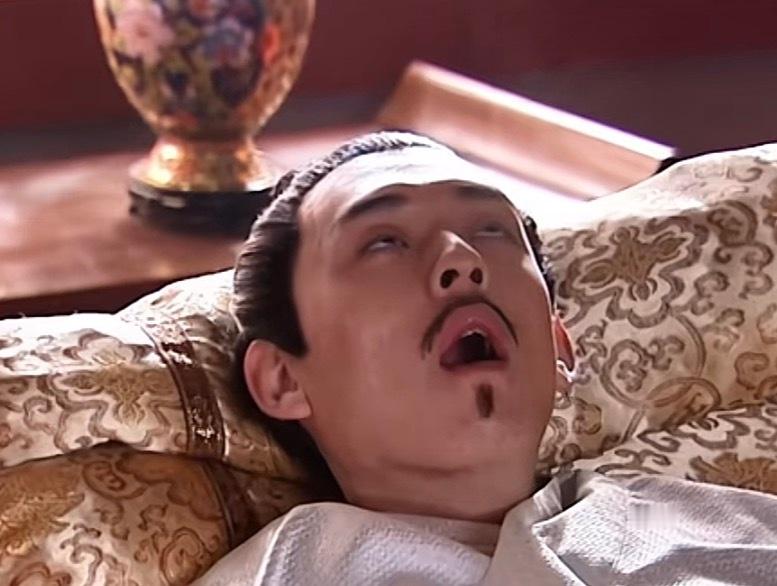 远的武则天、慈禧不说了，当今时代捞女界的楷模前三名那必须是邓文迪、李嘉欣、梁洛施
