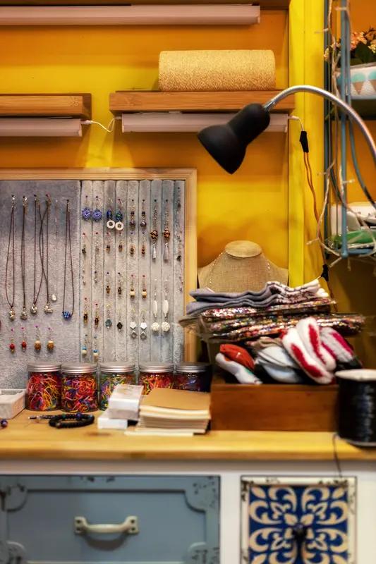 拼豆这玩意儿，原本以为是小孩子玩的，没想到直接在年轻人里爆火了。广州天河商圈一家