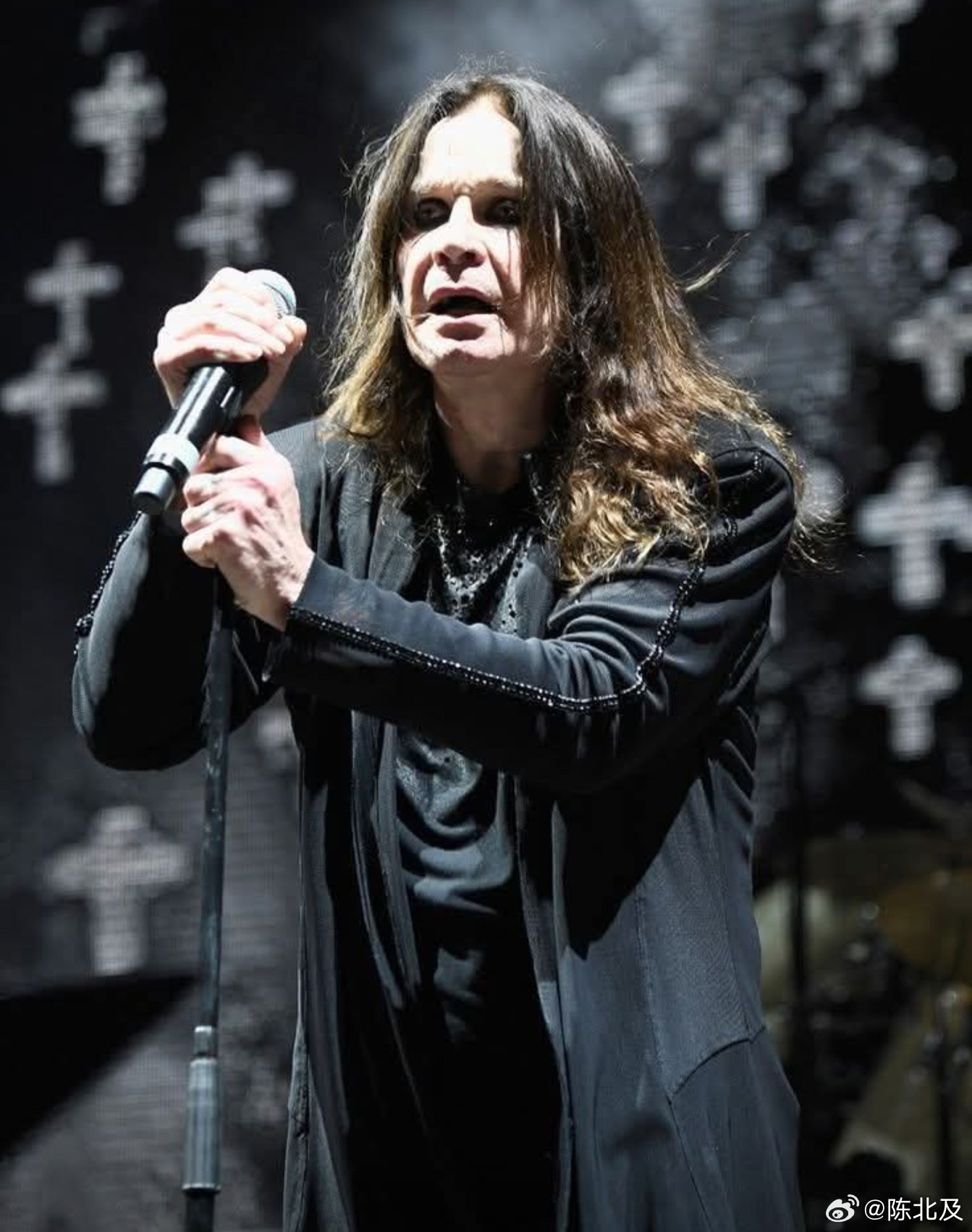 今天是英国重金属传奇Black Sabbath主唱Ozzy Osbourne 去