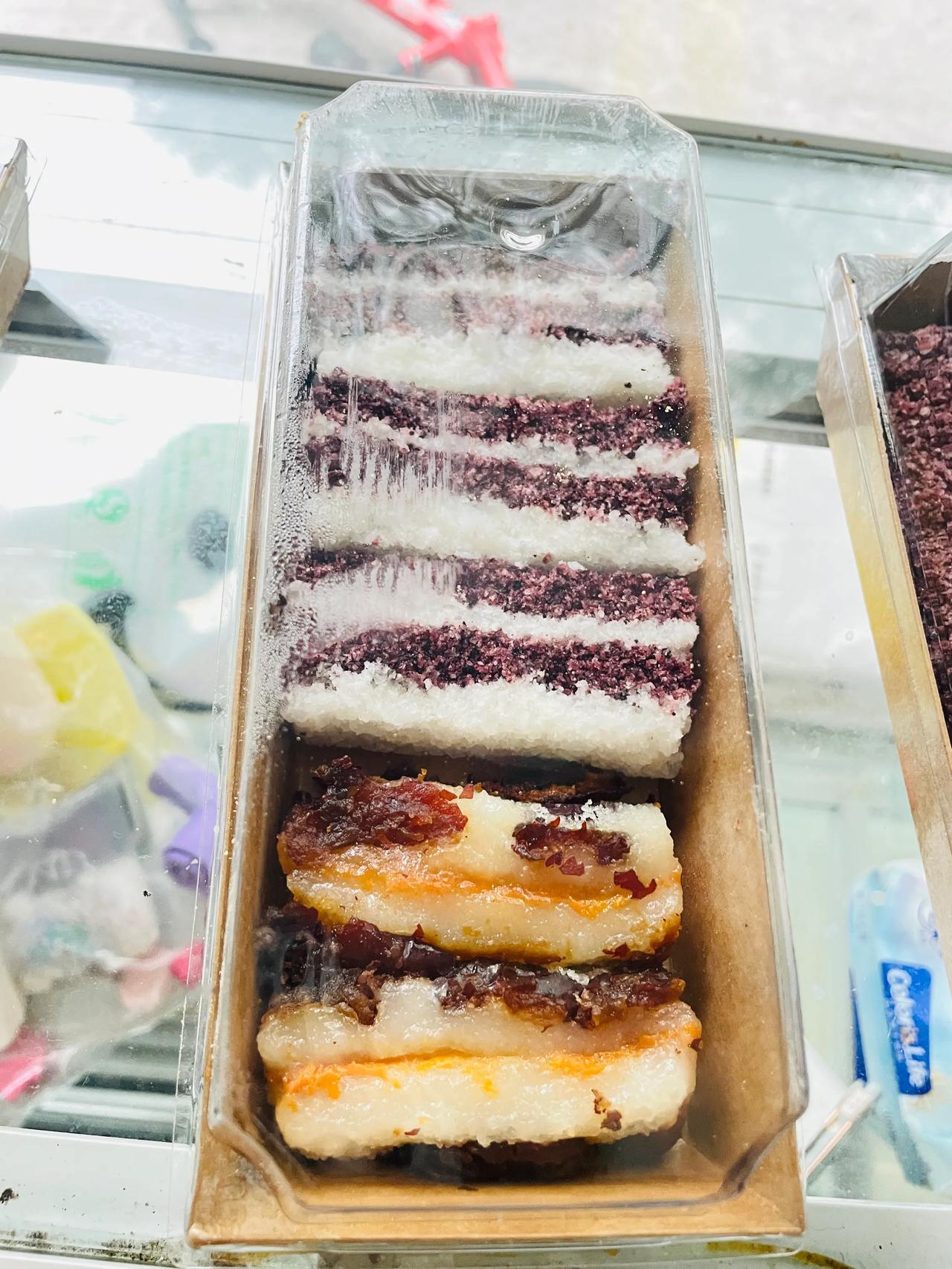 红豆切红豆沙的香甜与南瓜的清新完美结合，自制的红豆沙保留了红豆最原始的风味，每一