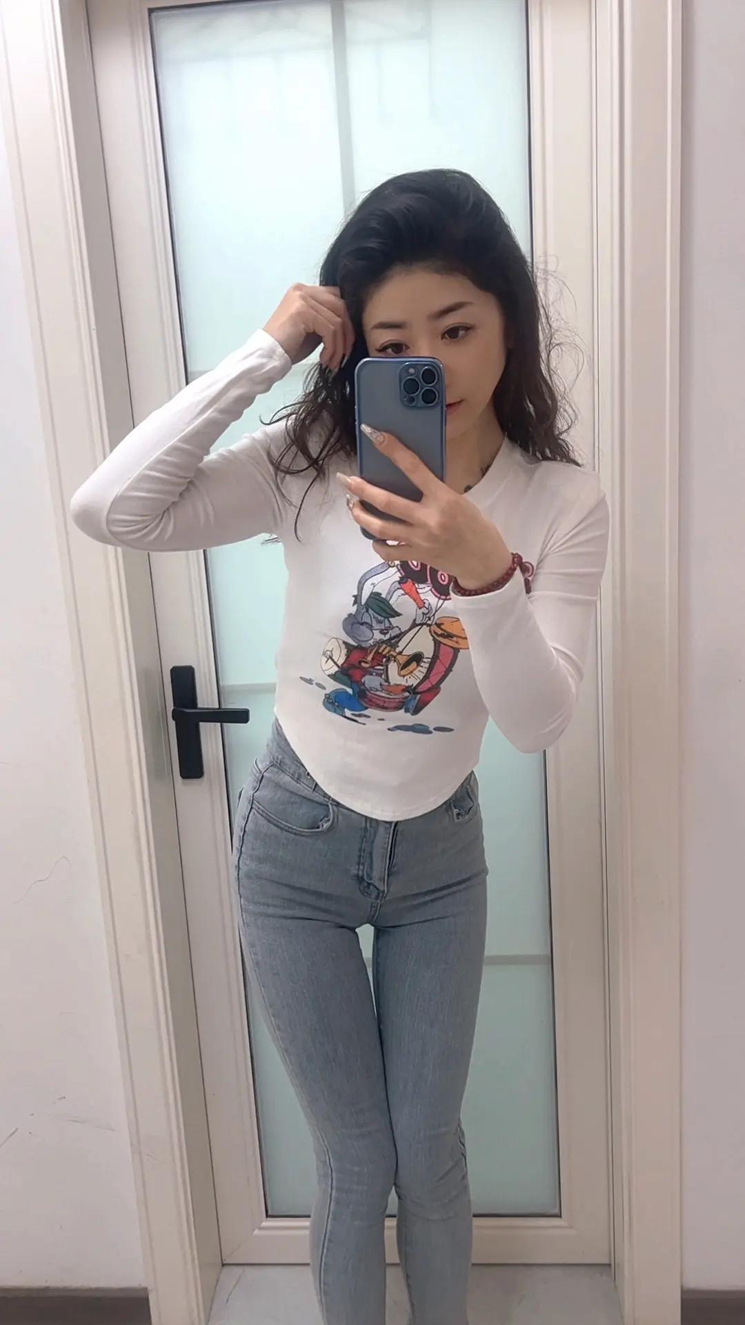 在这个权衡利弊的时代，每个人都有着自己的算计，所有的真诚和善良都显得那么的廉价