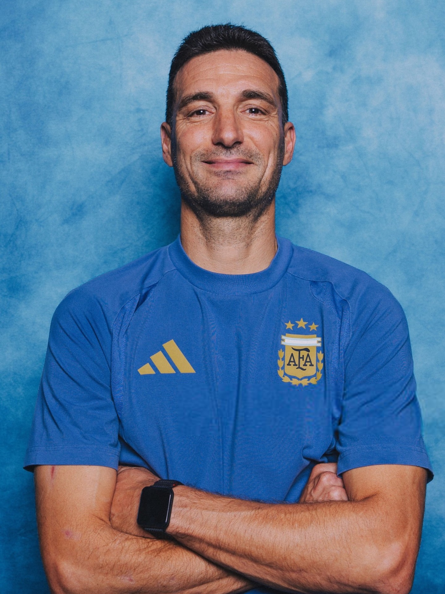 阿根廷主教练斯卡洛尼世界杯定妆照🫡阿根廷球迷俱乐部世界杯围观世界杯