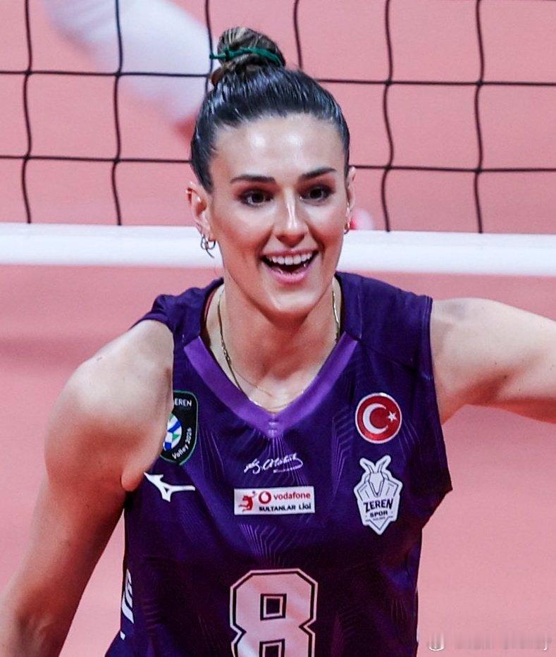 阿莱克西奇因腰椎滑脱将缺席对阵埃扎克巴舍（Eczacıbaşı）的土超比赛。媒体