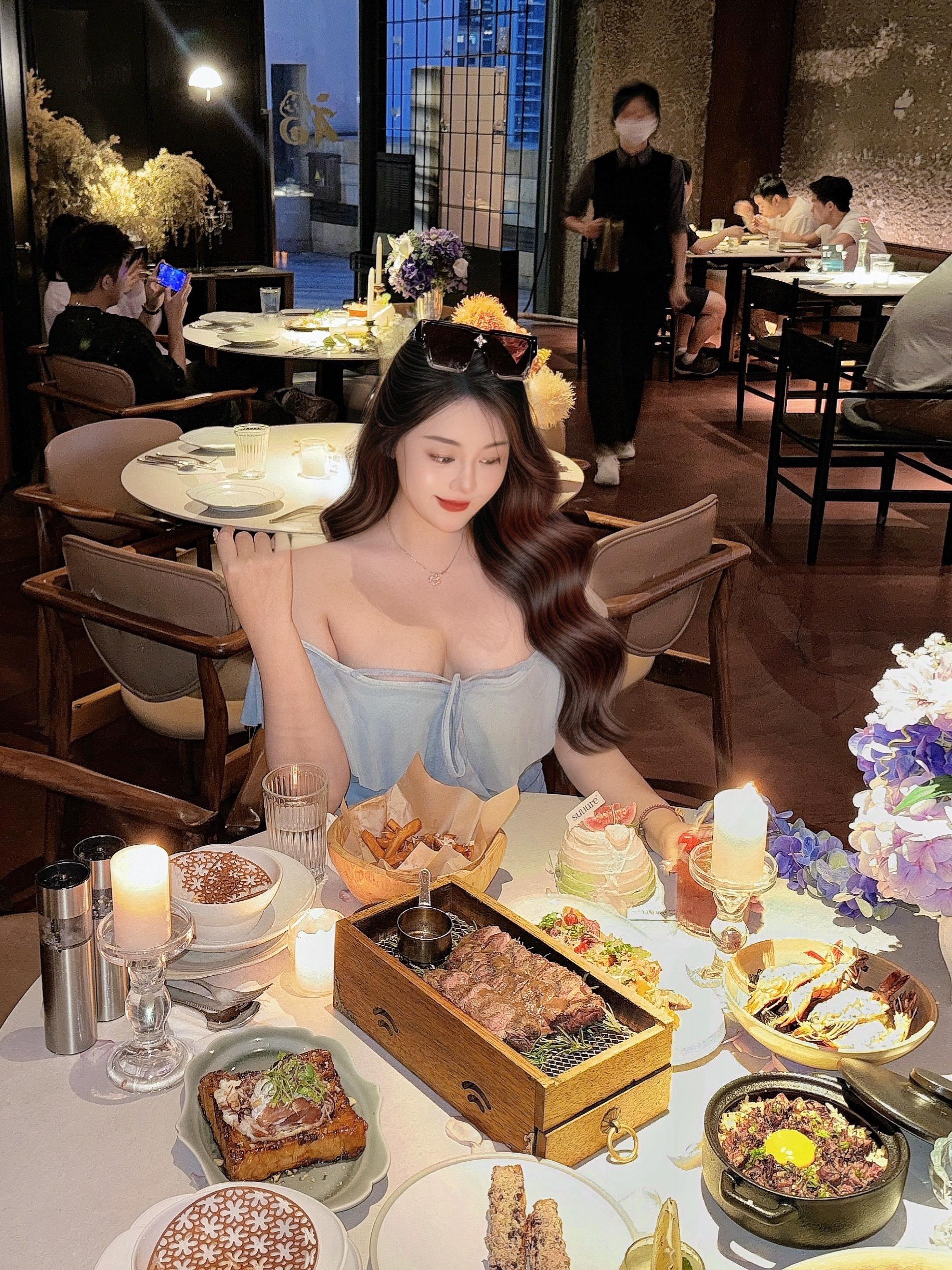 眼底的星光早已胜过万千浪漫💕 🥂不止玫瑰有爱意🌸𝟱𝟮𝟬 ....