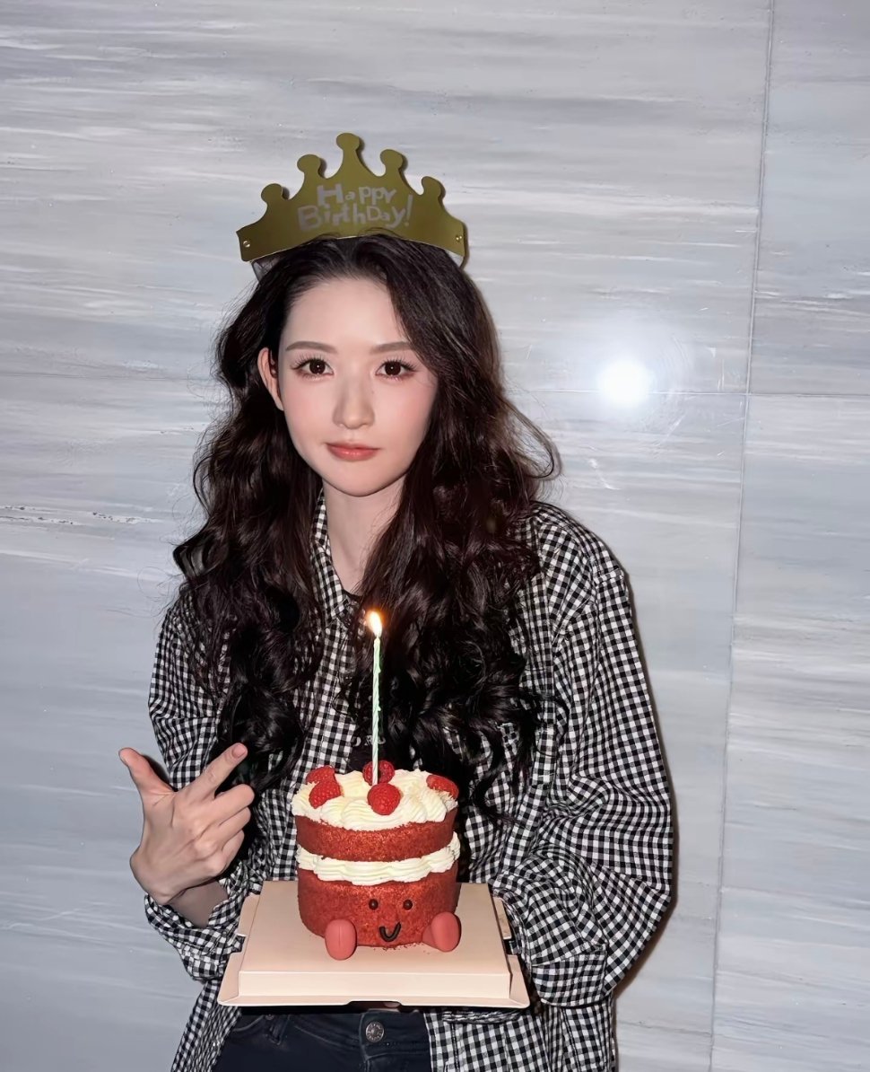 王玉雯生日快乐！HAPPY birthday29岁的王玉雯王玉雯