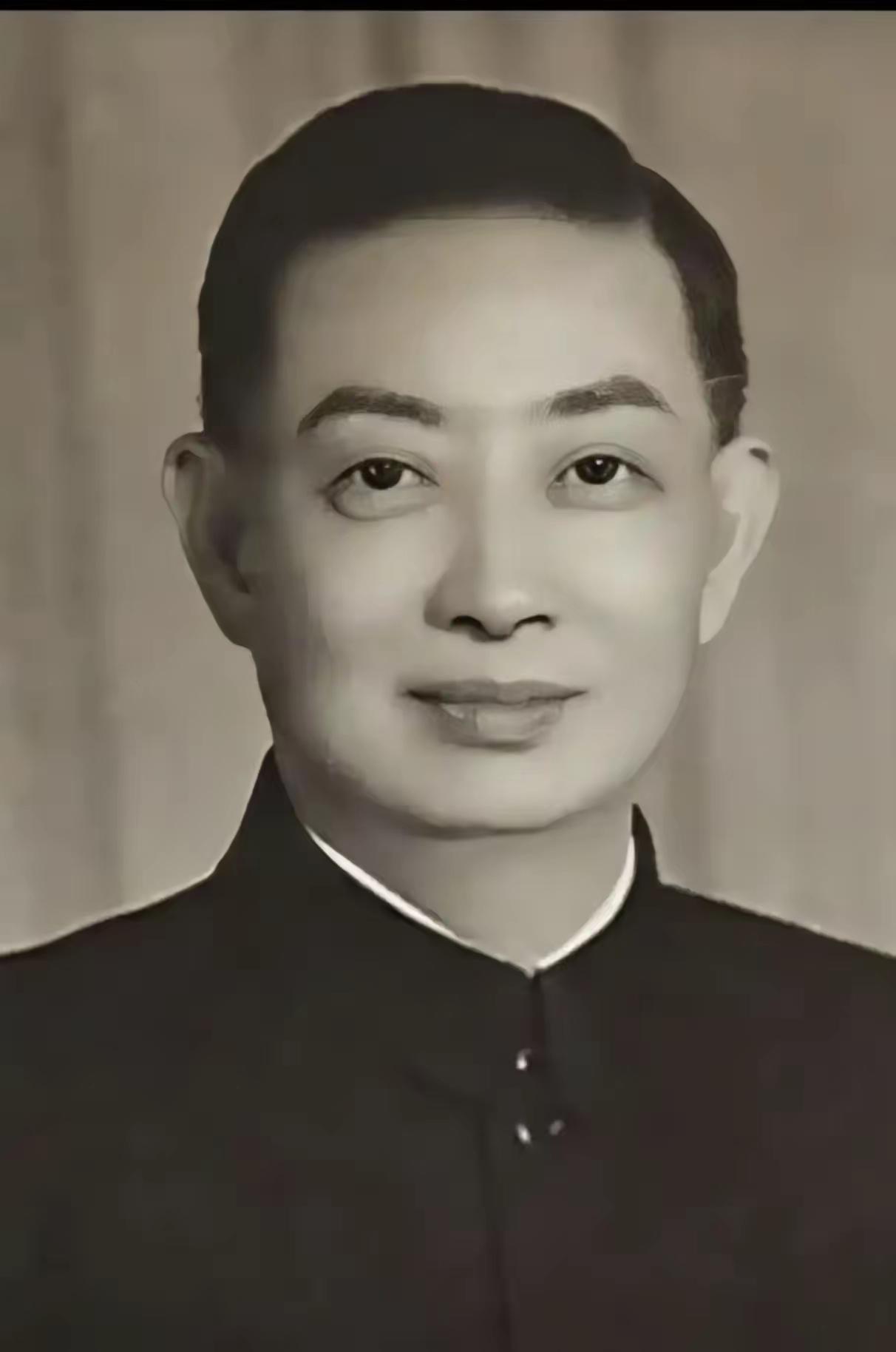 2女共侍1夫，相处亲如姐妹，三人半生相守相伴，死后三墓相邻永世相伴！他就是我国著