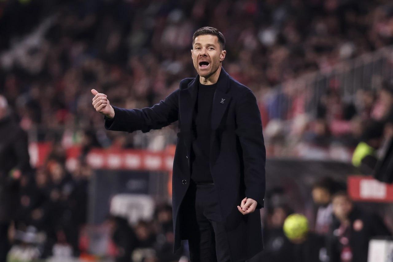 【记者：阿隆索与多名皇马球员沟通，表示自己愿意调整战术风格】        据记