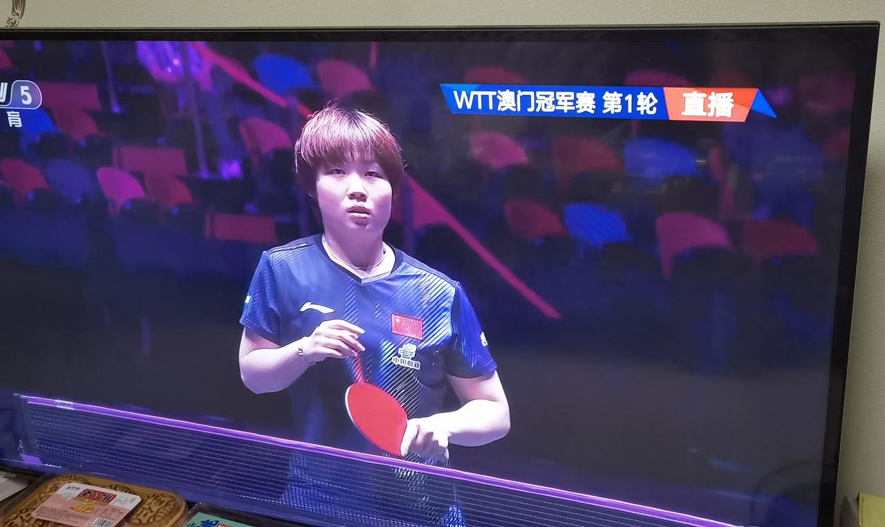 蒯曼想接莎莎班还隔着削球手这关
9月9日，国乒折三员大将
小曼姐输了，没有战胜削