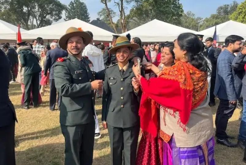 第一位女军官学员在印度军事学院完成训练，标志着印度陆军军官培训体系，在性别包容性