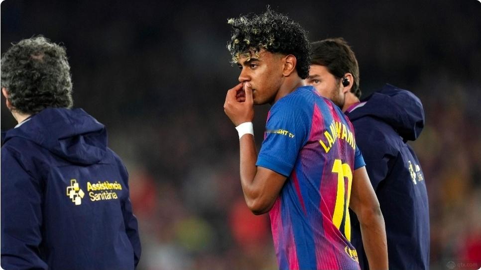 亚马尔或缺席世界杯命运多舛！亚马尔遭遇长期伤停，至少缺阵五周，世界杯之旅近乎泡汤