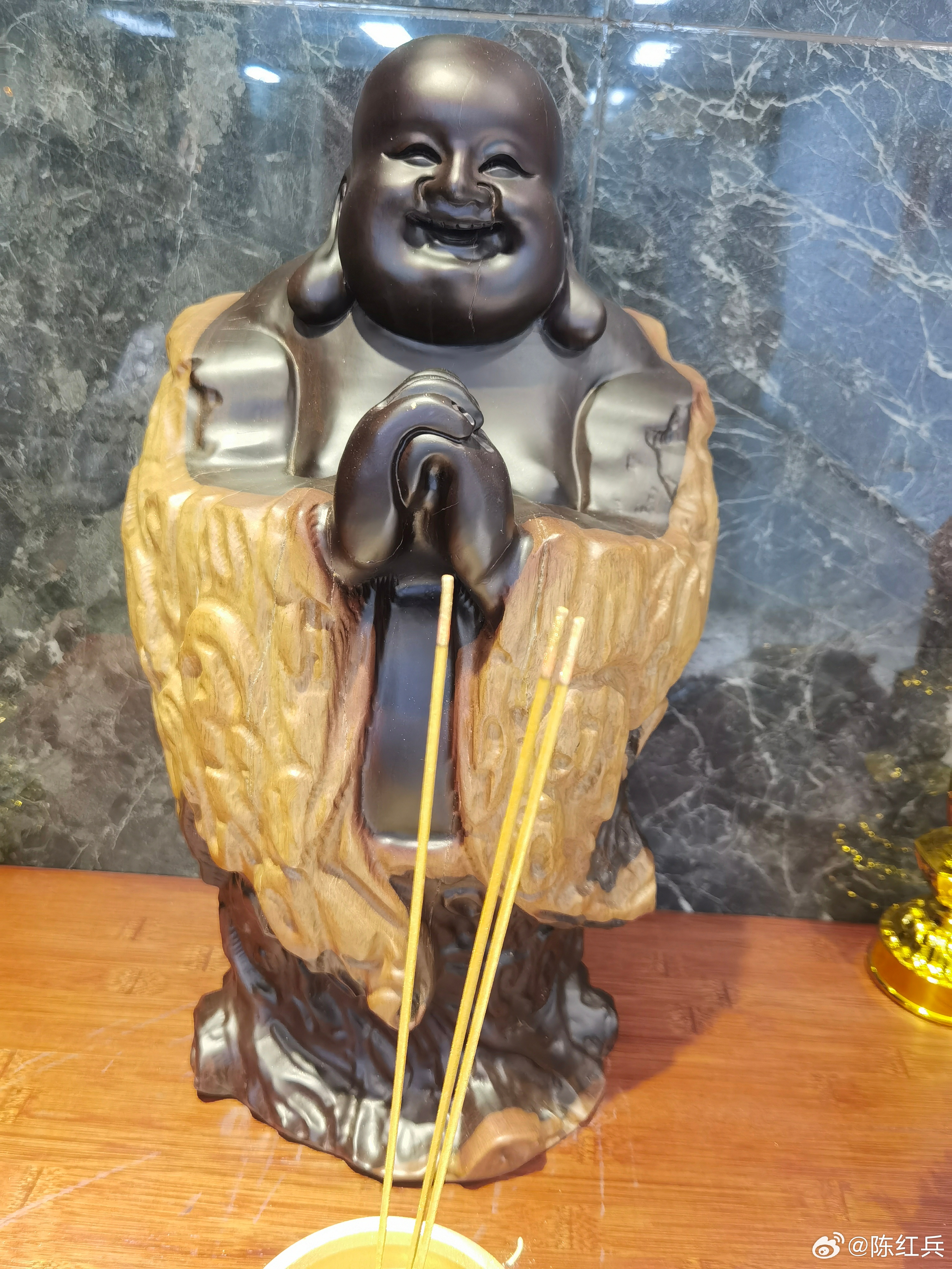 今天香火很旺,有吃肉的节奏