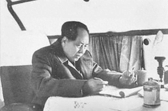 毛主席最心痛的一件事：为何55年授衔时，井冈山籍将领只有一个？
“1955年9月