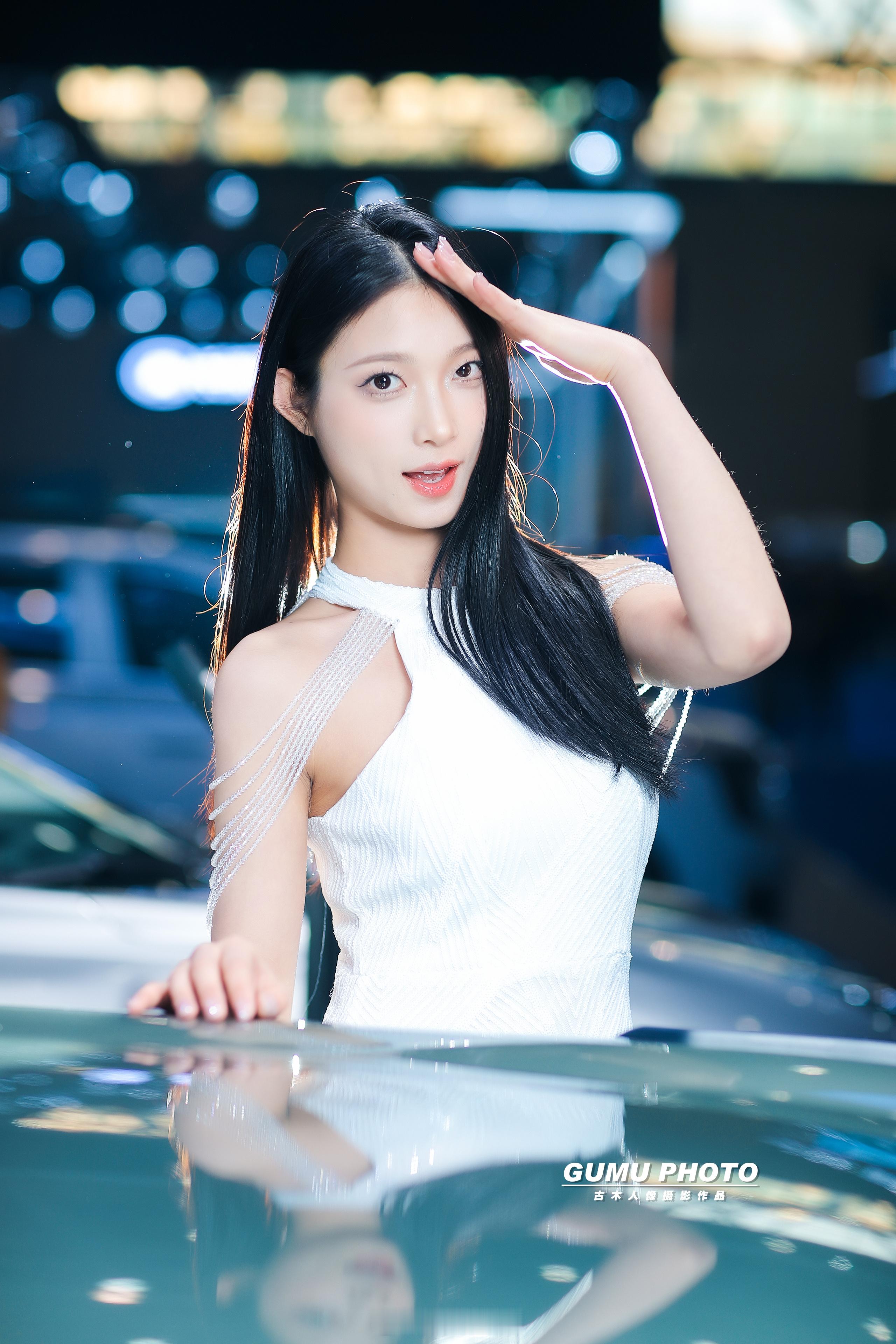 2025重庆汽车消费节长安福特展台模特小姐姐 2025重庆汽车消费节 