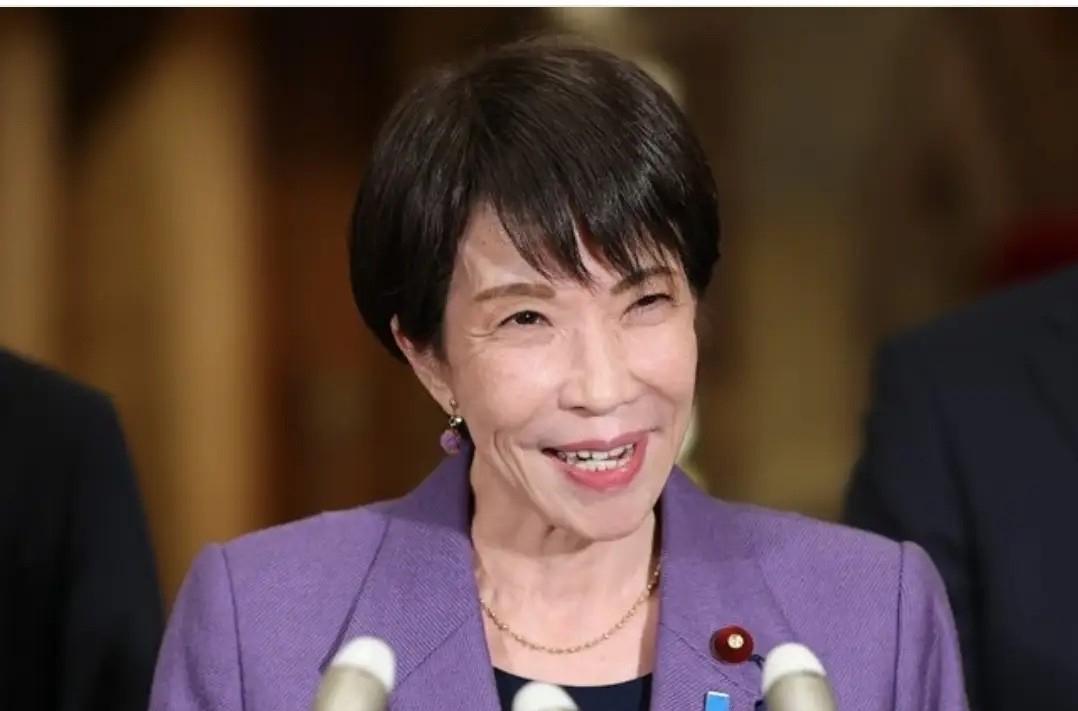 高市早苗怕啥来啥？中国27号公告发布，日本没等到中方的会面，等来了中方的制裁清单