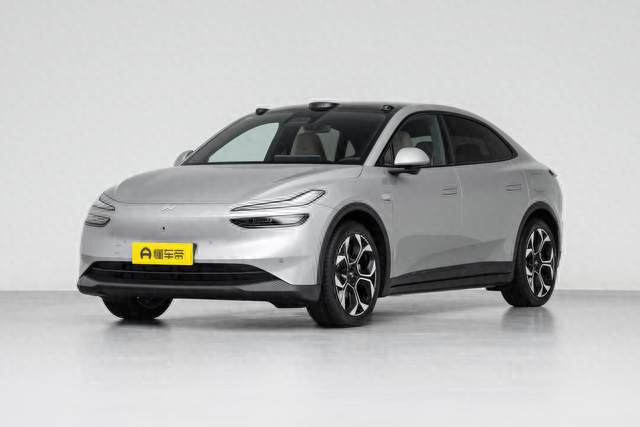 乐道又一“黑马”来了，900V架构+3分钟换电，家用选它准没错