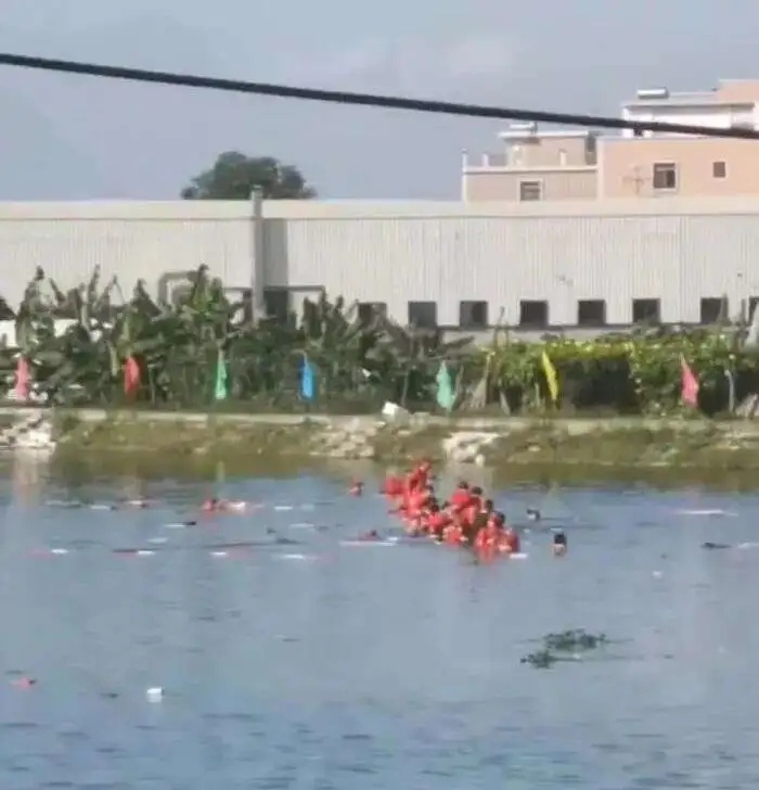 【#官方通报广东揭阳一龙舟侧翻致2人死亡#】6月23日，据榕城发布官微消息，广东