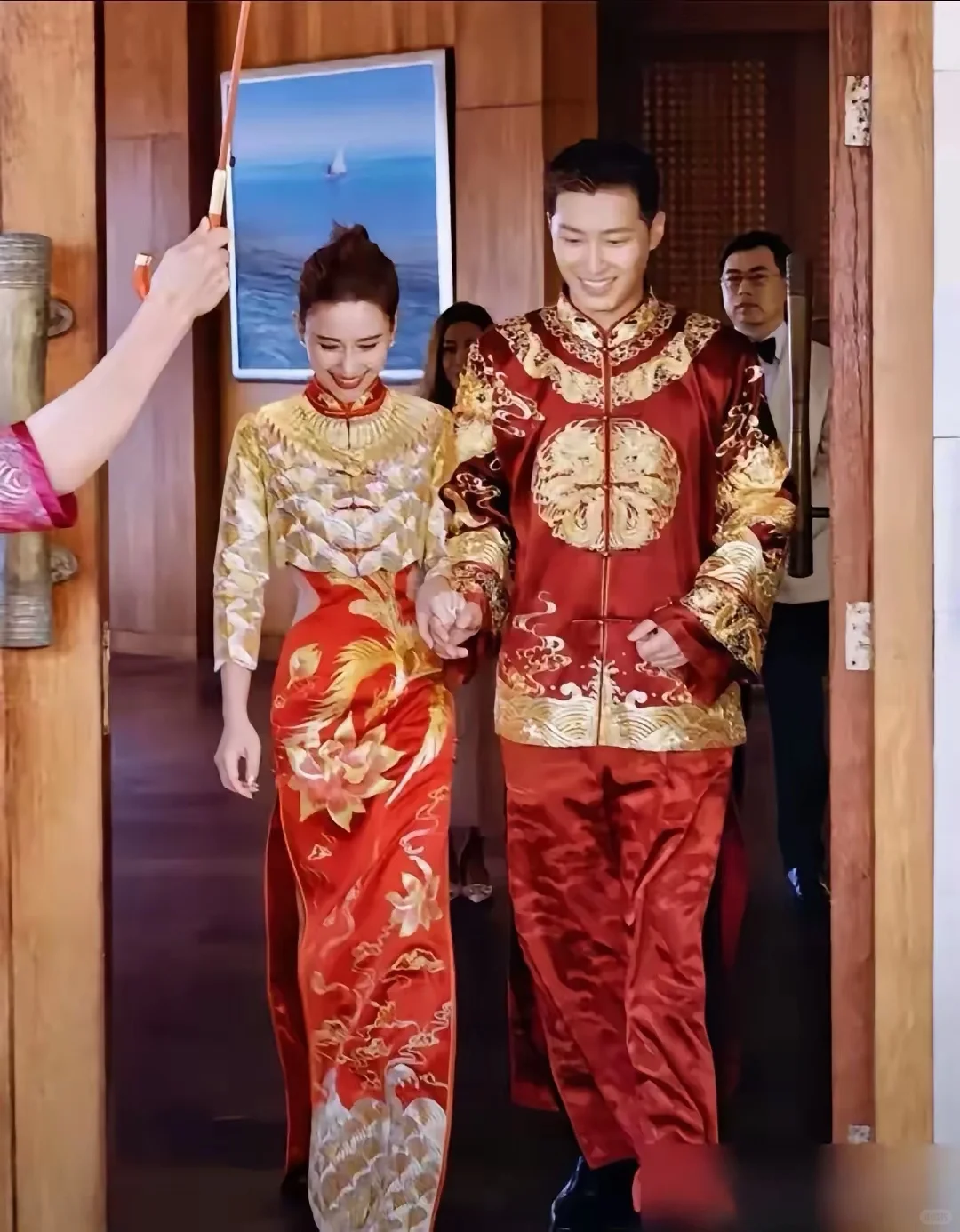 何超莲与窦骁，一对备受瞩目的娱乐圈情侣。何超莲，赌王何鸿燊的女儿，出身...