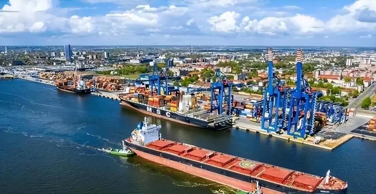 立陶宛说想修复对华关系，但关键一步迟迟不肯迈出去。
 
2021年，立陶宛允许台