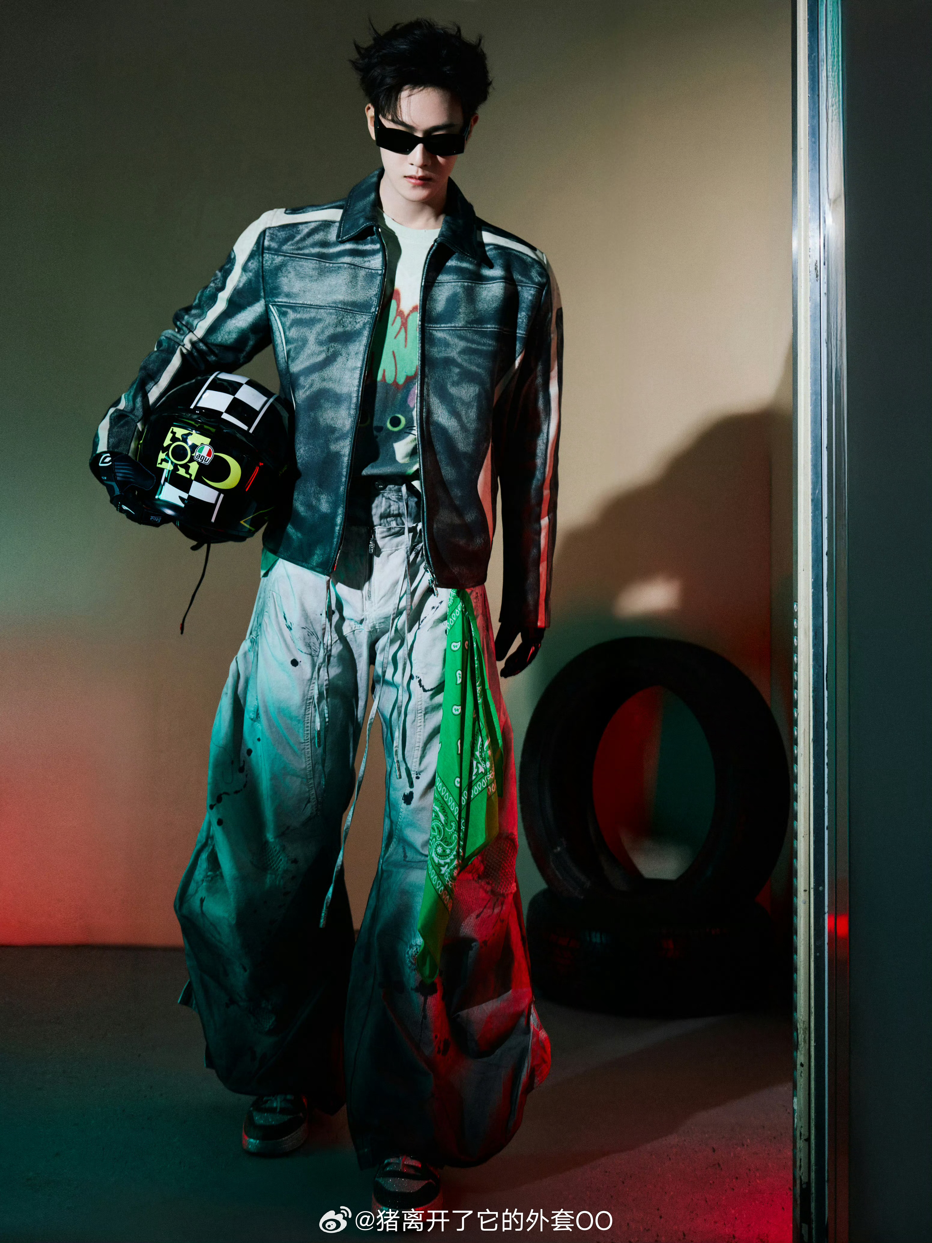 李昀锐f1赛事活动造型图，百变潮酷男神，又帅出新高度了！！