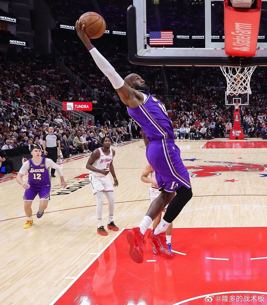 这居然扣进了湖人vs火箭 湖人双杀火箭