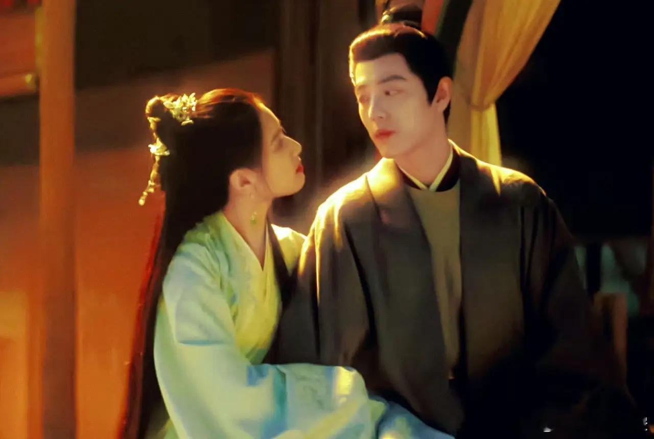 这部古装剧，爆了！今晚，肖战主演的《藏海传》登顶热搜。据说，激动人心的剧情即将到