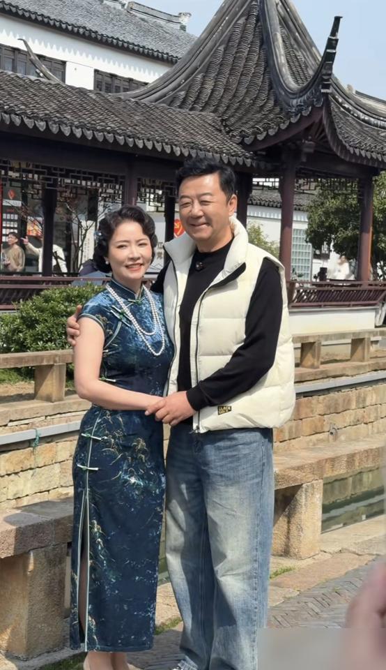 《父母爱情》火了十年，内幕比剧还实在。
 
女主临时辞演，梅婷拿300万救场才保