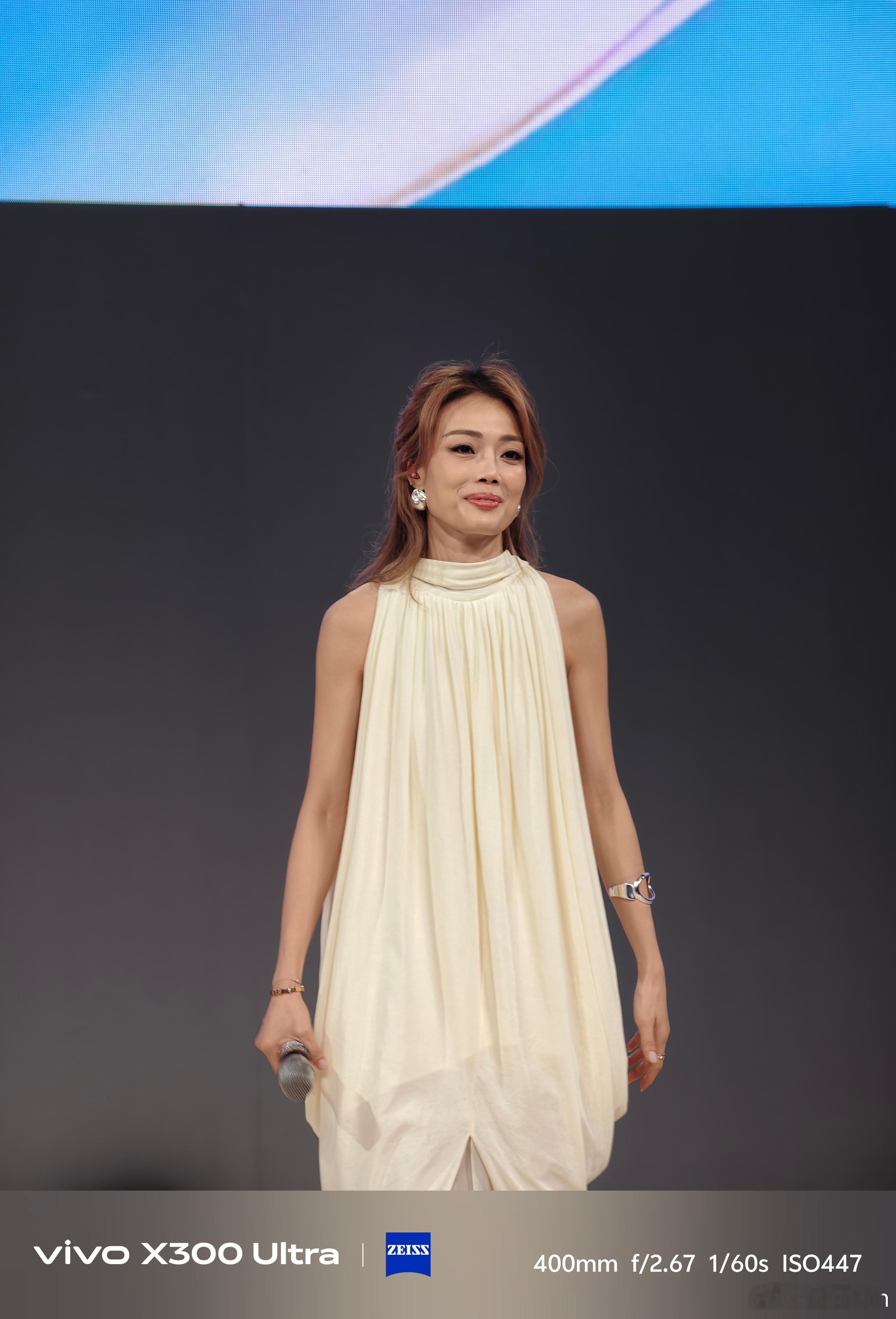 再来一组今天全新吉利星愿发布会上的容祖儿！容祖儿 北京·奥林匹克森林公园