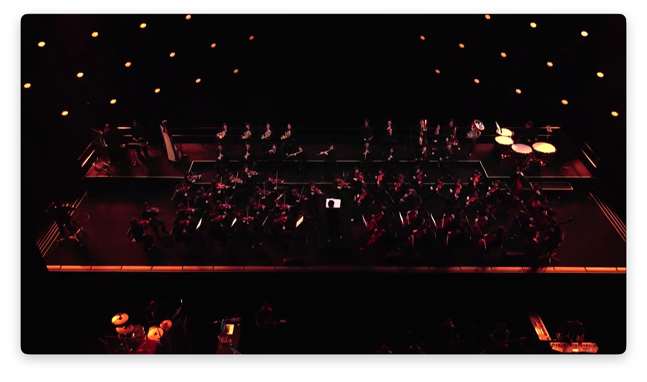 来啦！华为Mate80系列/Mate X7 发布会开始了！开场一如既往的燃，一首