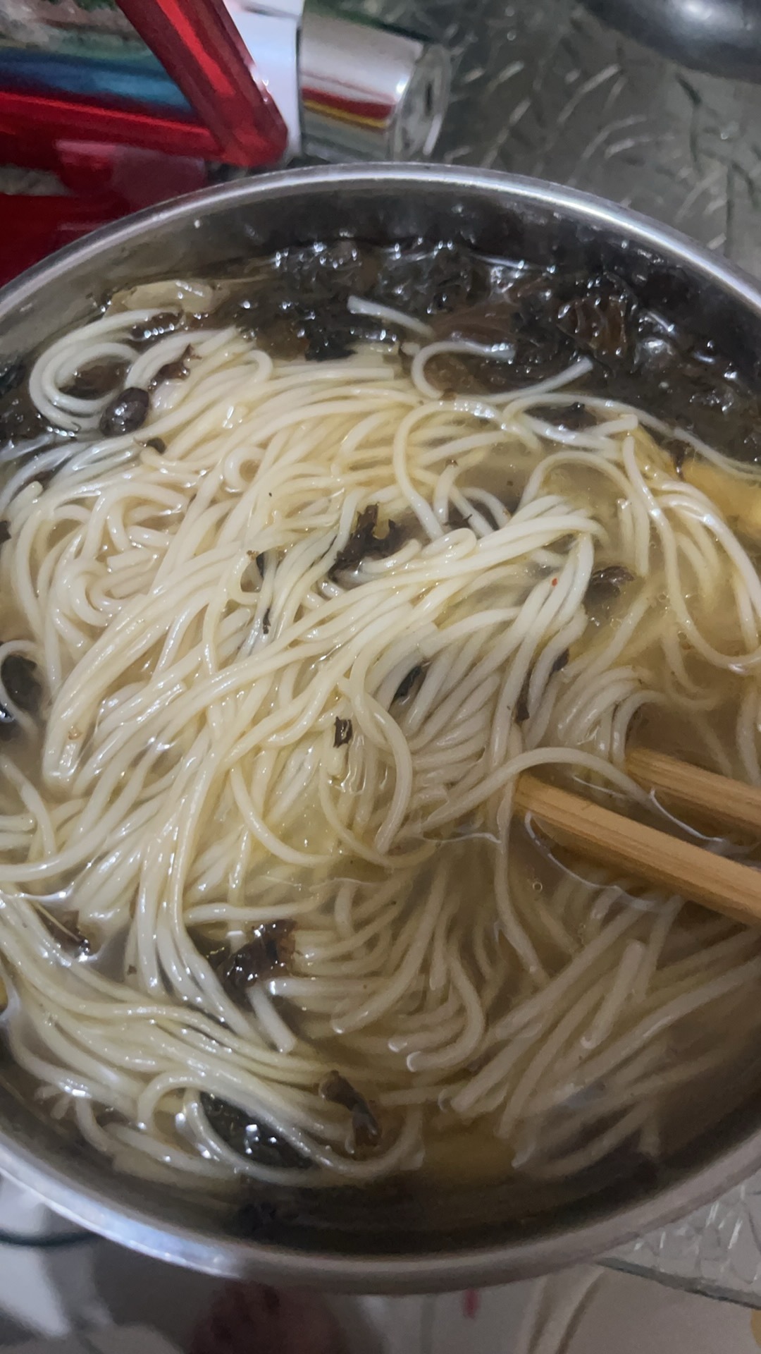 本人煮的面 姐姐说我做饭真恶心 能不能不要做饭