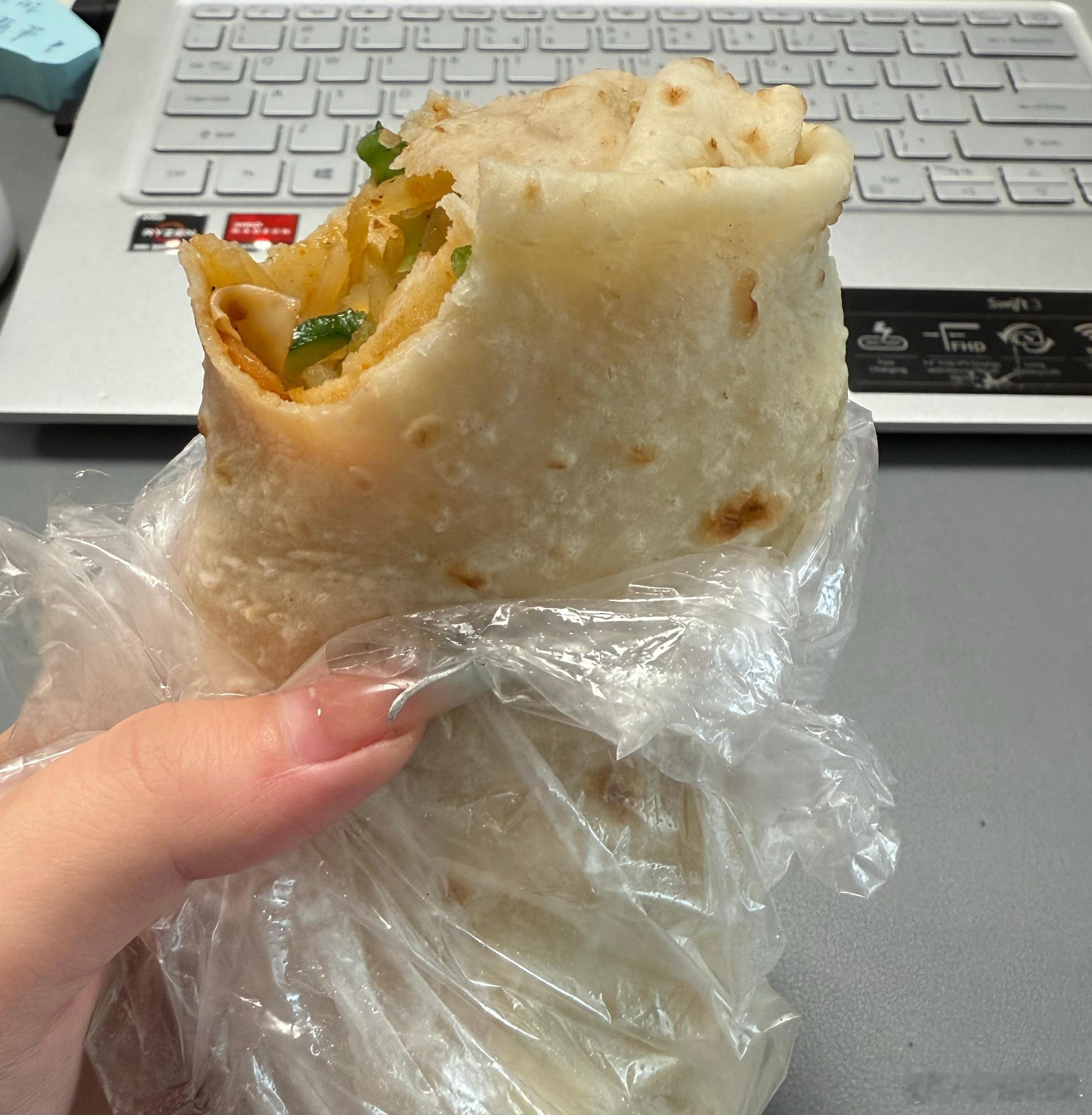 今天早上吃超级好吃的卷饼，你呢？ 