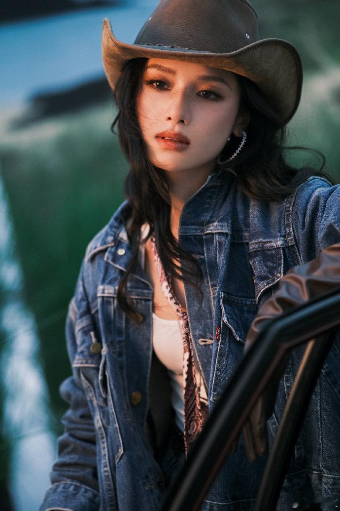 张婧仪给粉丝送糖水 生日的甜蜜是给粉丝的糖水，更是双向奔赴的温柔，这份心意真的太