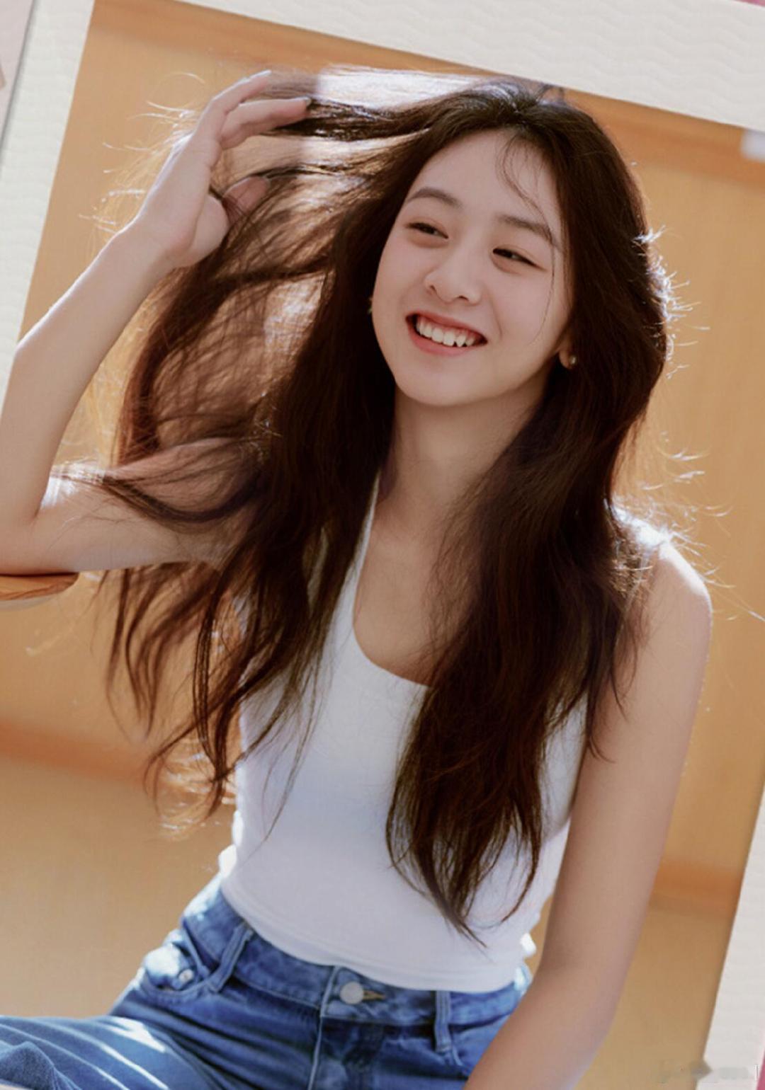 森碟18了18岁森碟生日照 森碟18了，褪去稚气后的她又美又灵动，真的是从小美到