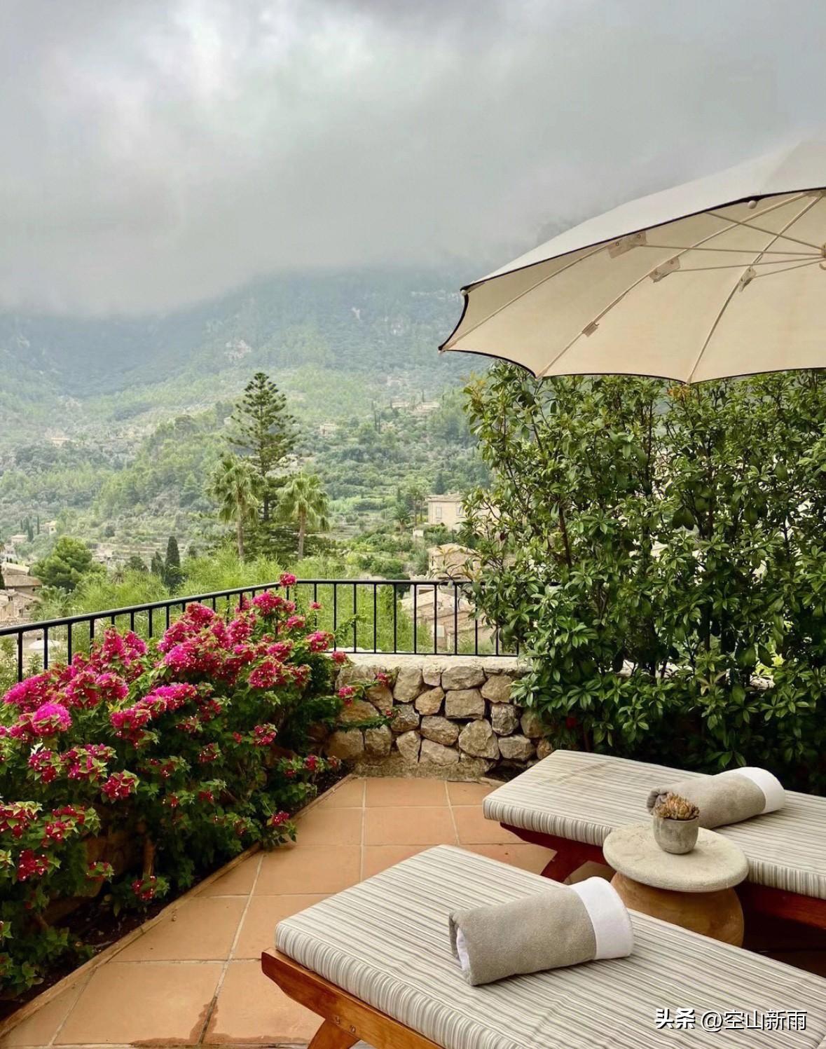 因特别安排，明年见！头条朋友，在此别过。将最近读到的一首好诗送给你们：“事去空千