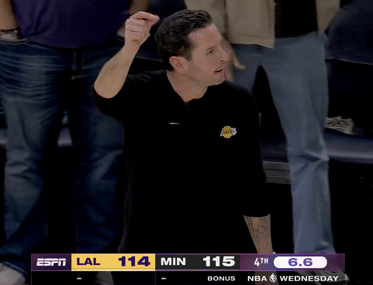 雷迪克叫出最后一个暂停，最后6.6秒，紧张 ​​​​